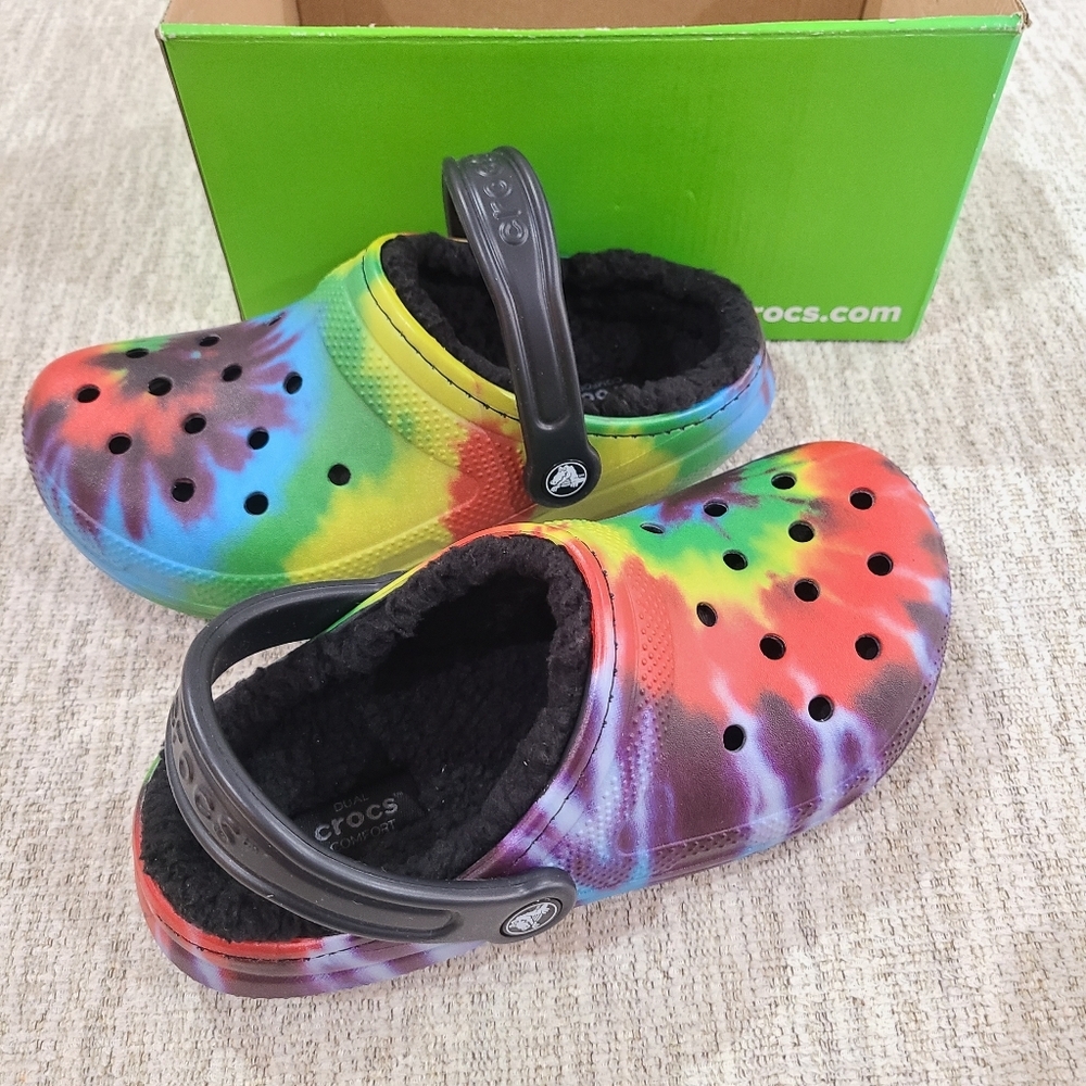 CROCS Classic Lined Spray Tie Dye Slip On Clog Shoes Womens 6 Fur LinedNew with